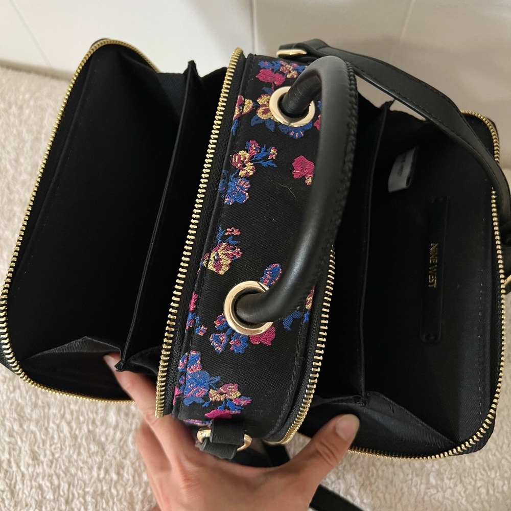 New Purse - Picture 3 of 3
